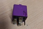 Afbeelding 1 van Relais wisselcontact signaal violet BMW 61361388911