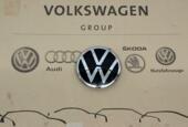Afbeelding 1 van VW LOGO Embleem POLO 2G FACELIFT 5H0853601D ZONDER ACC RADAR