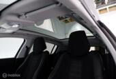Peugeot 308 1.2  110PK Blue Lease Executive panorama/nav/cam/lmv16