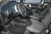 Toyota Aygo 1.0-12V VVT-I Facelift 2 Navigator Exclusive-Sport Ledverlichting Airco NAVIGATIE Bluetooth Tel.&Media Dubb.Speakers&Airbags Centr.Vergr. Elek.Ramen Stuurbekr. Radio/Cd/Mp3/Usb/Aux 12V.-Aansl. Isofix *Verkocht*