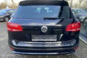Volkswagen Touareg 3.0 TDI R-line Optic black 1ste eigenaar 50 DKM grijs kenteken