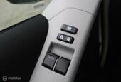 Toyota Yaris 1.0-12V VVT-I 5-Deurs facelift Dynamic-Cool Airco Bluetooth-Tel. Centr.vergr. Elek.Ramen+Spiegels Stuurbekr. Leder+Multifunc.Stuur Boordcomp. Radio/Cd/Mp3/Aux 12V.-Aansl. Isofix In Hoogte.Verst.Voorstoel *Verkocht*
