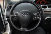 Toyota Yaris 1.0-12V VVT-I 5-Deurs facelift Dynamic-Cool Airco Bluetooth-Tel. Centr.vergr. Elek.Ramen+Spiegels Stuurbekr. Leder+Multifunc.Stuur Boordcomp. Radio/Cd/Mp3/Aux 12V.-Aansl. Isofix In Hoogte.Verst.Voorstoel *Verkocht*