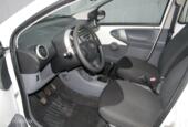 Toyota Aygo 1.0-12V VVT-I 5-Deurs Comfort/Cool Sport Airco Centr.Deurvergr. Elek.Ramen Radio/Cd/Aux Dubbele Airbags Rondom (8X) 12Volt-Aansl. *Verkocht*