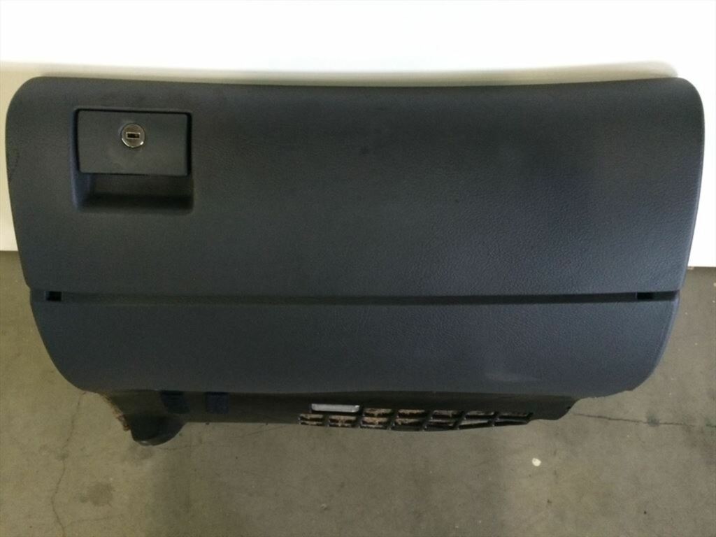 Afbeelding 1 van Audi A4 B5 dashboard kastje grijs 8D1857035D