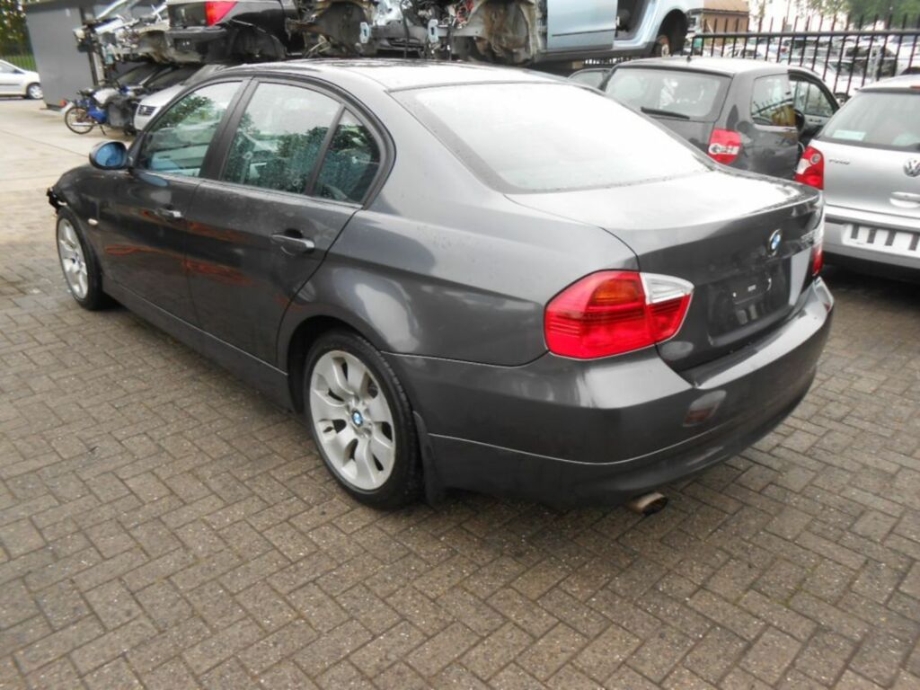 Afbeelding 3 van BMW 3-serie E90 320i