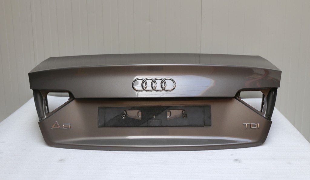 Afbeelding 1 van Audi A5 8T Coupe Achterklep  Dakotagrijs LY1P
