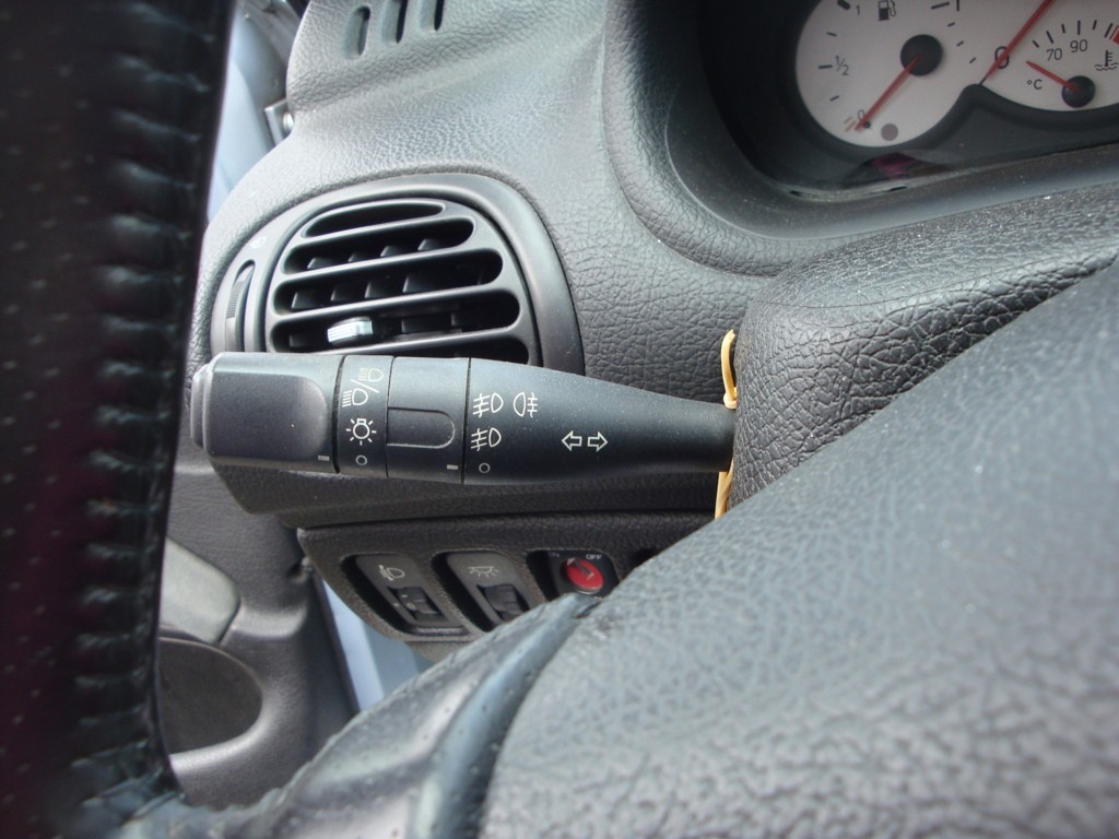 Afbeelding 17 van Peugeot 206 2.0-16V GTI