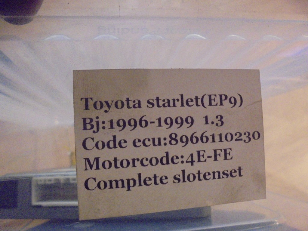 Afbeelding 4 van Toyota Starlet 1.3 16v 1996-1999 Complete slotenset 4E-FE