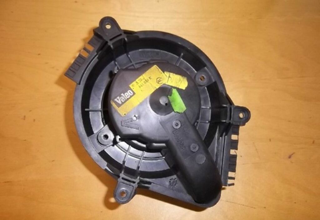 Afbeelding 1 van Kachelventilatormotor  Citroen Xantia Break 2.0i-16V 