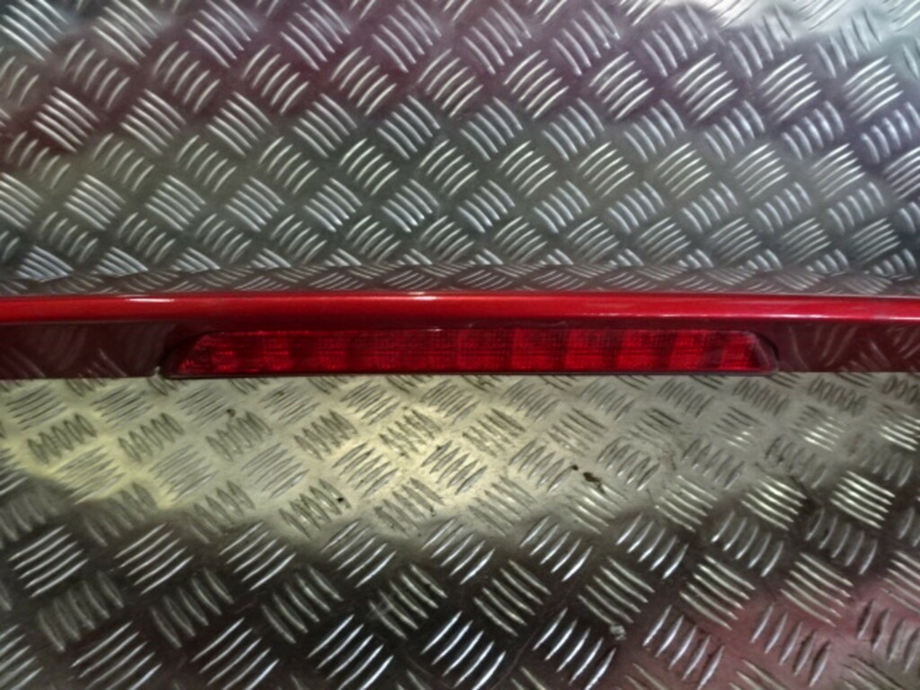 Afbeelding 2 van Mazda 3 Achterklepspoiler rood K3006