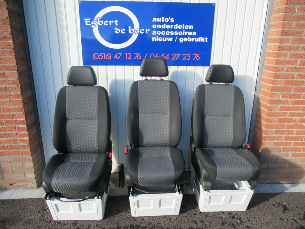 Afbeelding 3 van Bijrijdersstoel bestuurdersstoel VW Crafter bj '06 tm '17