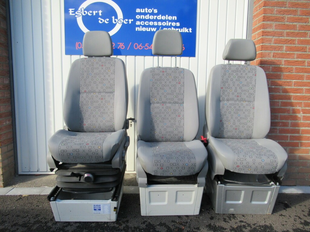 Afbeelding 2 van Bijrijdersstoel bestuurdersstoel VW Crafter bj '06 tm '17