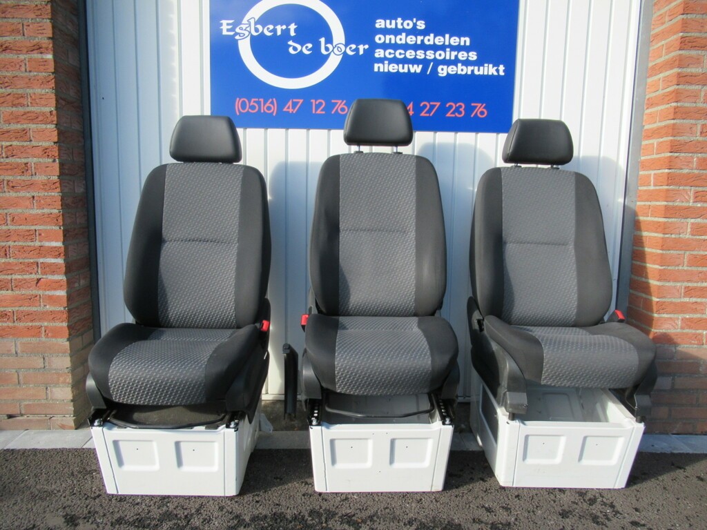 Afbeelding 4 van Bijrijdersstoel bestuurdersstoel VW Crafter bj '06 tm '17