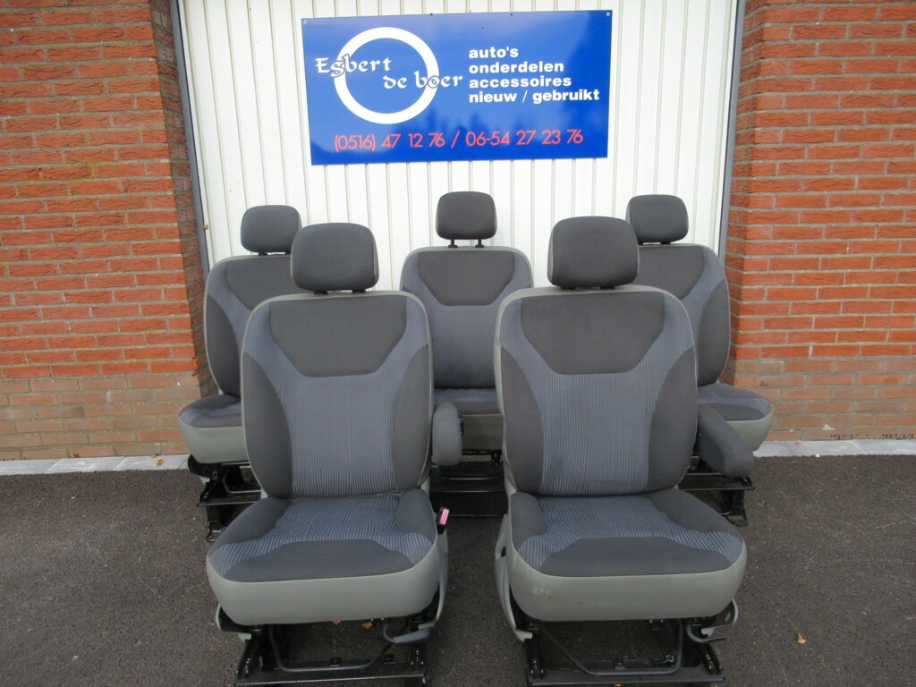 Afbeelding 3 van bestuurdersstoel bijrijdersstoel  Vivaro Trafic Primastar