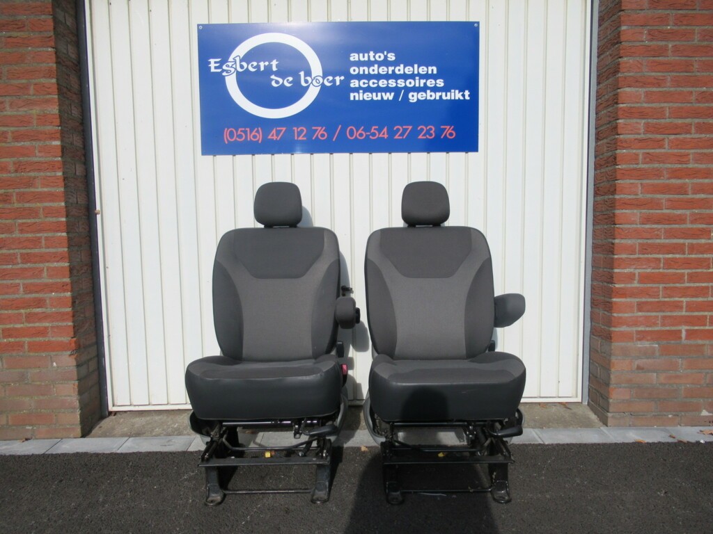 Afbeelding 4 van bestuurdersstoel bijrijdersstoel  Vivaro Trafic Primastar