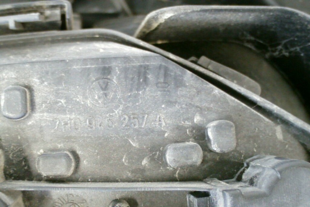 Afbeelding 3 van Achterlicht links 7H0945257A​ VW Transporter T5 ('03-'09)​