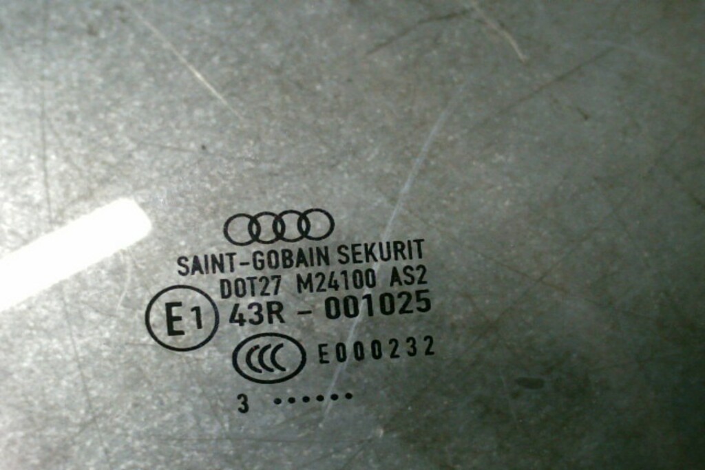 Afbeelding 2 van Zijruit rechtsvoor Audi TT 8N 2drs