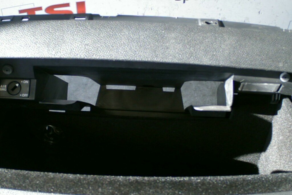Afbeelding 2 van Dashboardkastje ​​1K1857290D​ ​​VW Golf VI ('08-'13)​