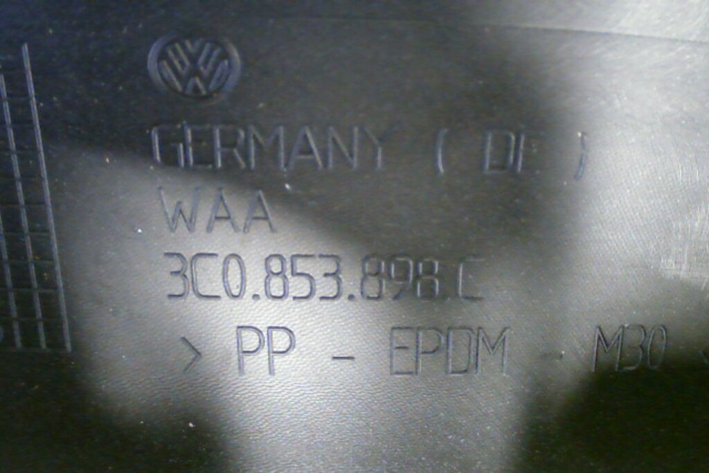 Afbeelding 4 van Dorpel rechts 3C0853898C​ VW Passat B6 ('05-'10)​