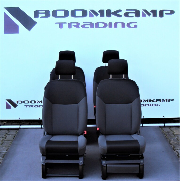 Afbeelding 2 van Nissan NV200 stoelen / stoel