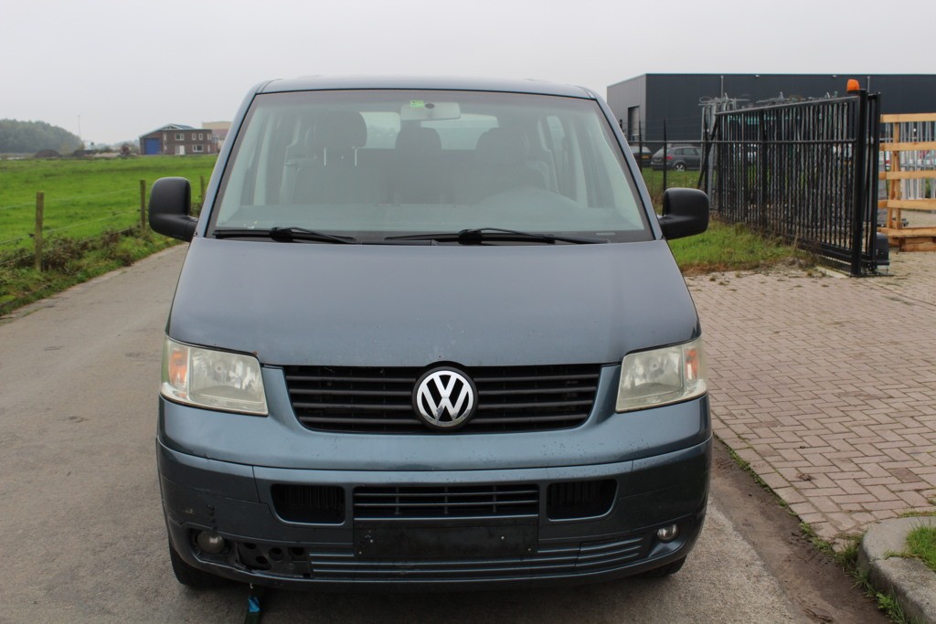 Afbeelding 3 van Grille ​​7H0807101/5​ ​Volkswagen Transporter T5 ('03-'09)​