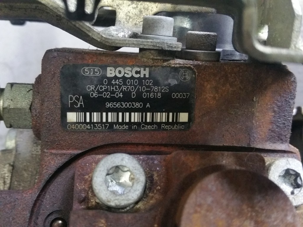 Afbeelding 4 van Volvo V50 1.6D Dieselpomp Bosch 9656300380 2003 t/m 2008