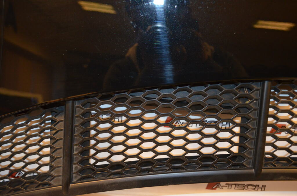 Afbeelding 3 van Paneel achter Audi R8 4S ('15-'18) 4s8827555C A405