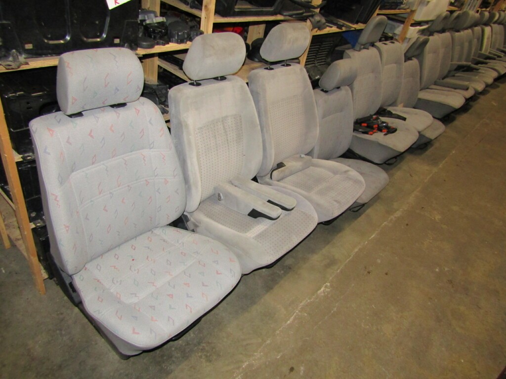 Afbeelding 10 van Stoel stoelen bankje VW Transporter T4 bouwjaar  '90 t/m '03