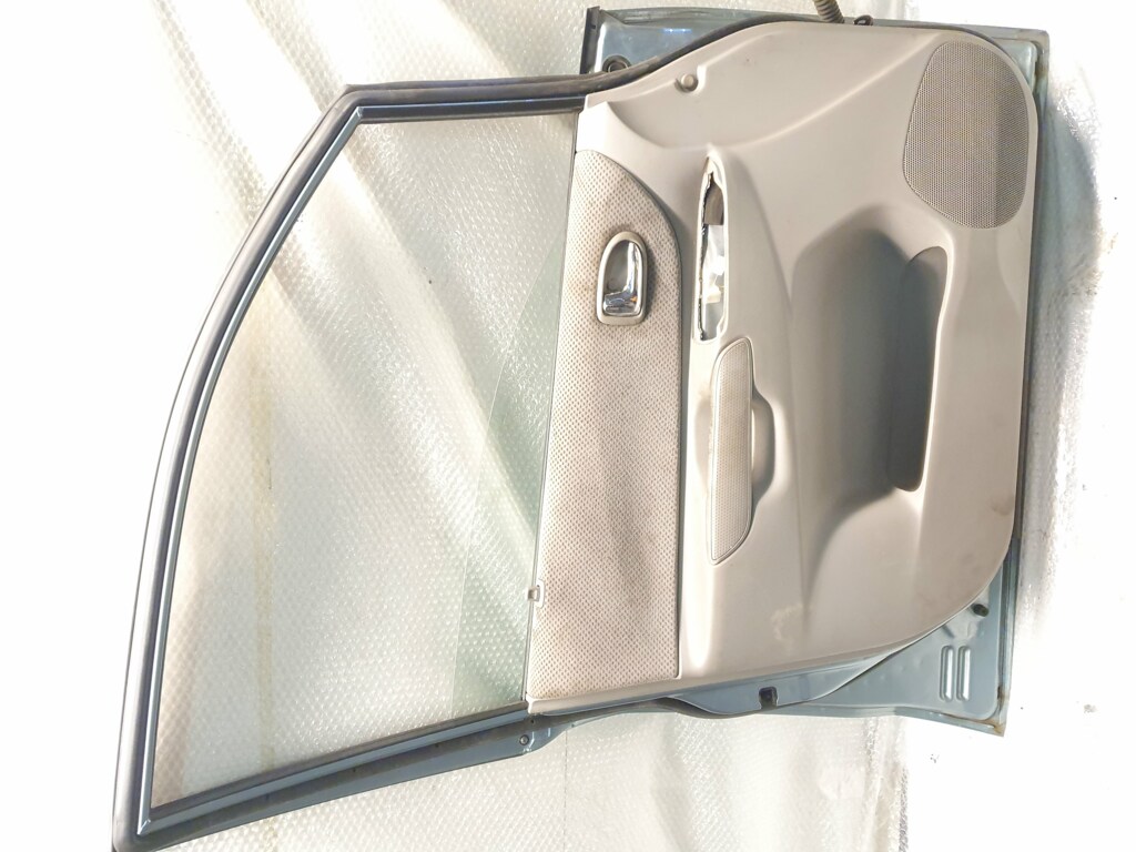 Afbeelding 2 van Portier Mazda Premacy 2.0 ('99-'05) linksvoor blauw 5-deurs