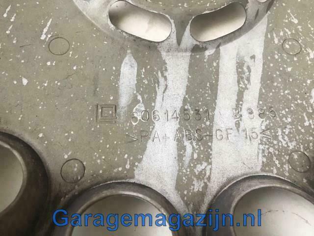 Afbeelding 5 van Wieldop Alfa Romeo 156 (set 4st) beschadigd 15 inch 60614531
