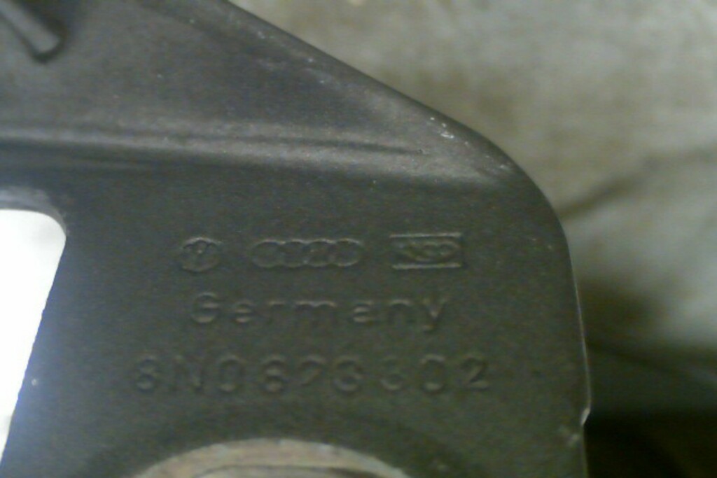 Afbeelding 4 van Motorkapscharnier rechts ​​8N0823302​ Audi TT 8N ('98-'06)​