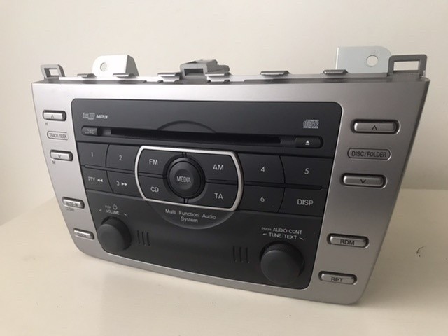 Afbeelding 2 van Radio cd speler Mazda 6 sport GS1E669RXA