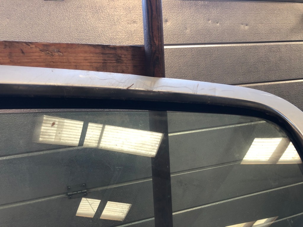 Afbeelding 2 van Portier linksachter Peugeot 207 5-deurs schade