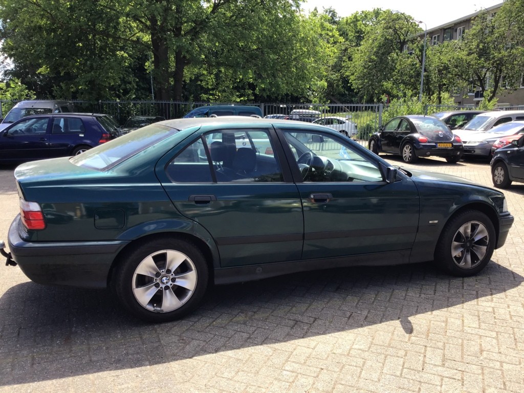 Afbeelding 6 van BMW 3-serie 316i Edition