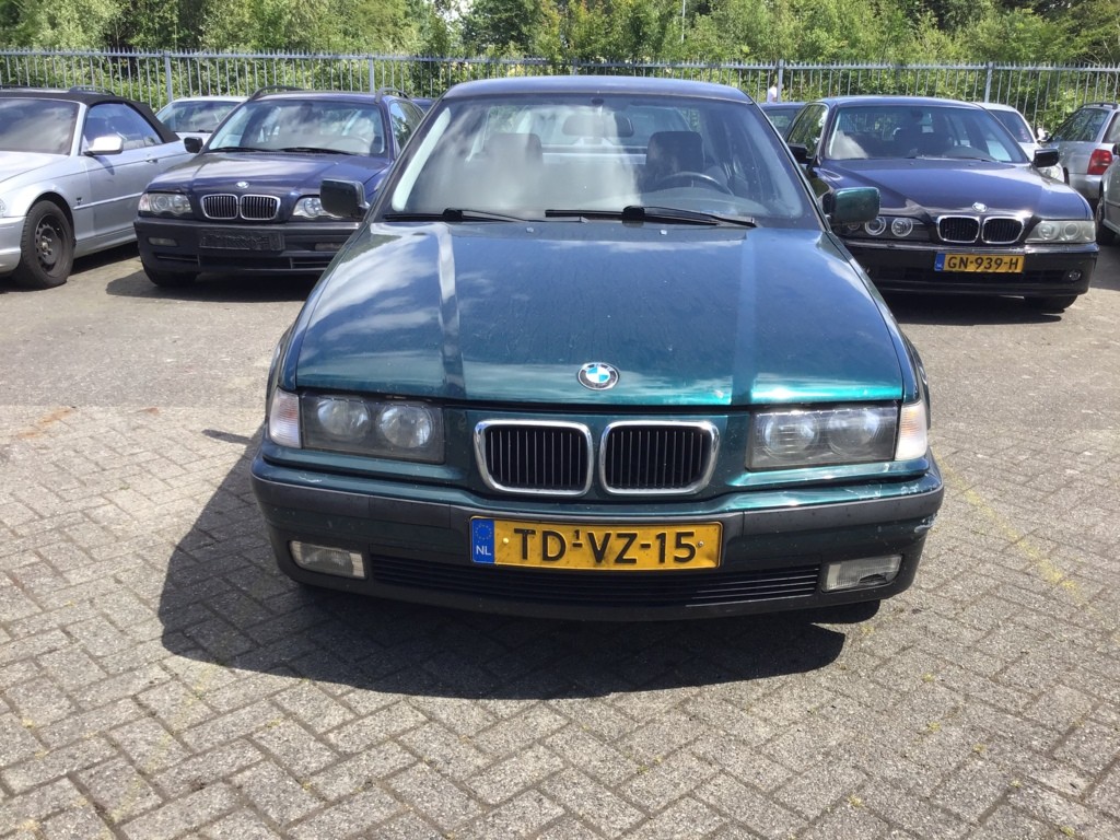 Afbeelding 2 van BMW 3-serie 316i Edition