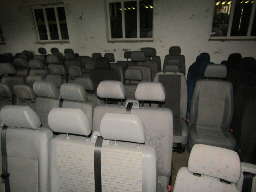 Afbeelding 16 van Stoel stoelen bank VW Transporter T5 + T6, bj '03 t/m nu