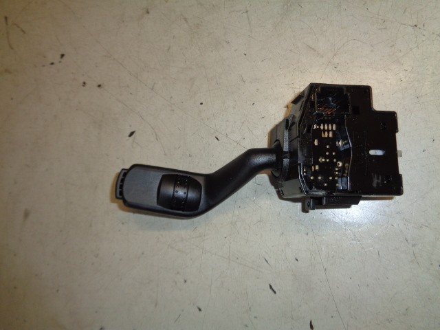 Afbeelding 2 van Knipperlichtschakelaar zwart Ford Focus C-Max 1.8-16V Futura ('03-'07) 3M5T13335BD