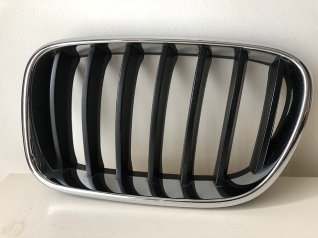 Afbeelding 1 van Sierlijst grille links origineel 51117210725 BMW X3 F25