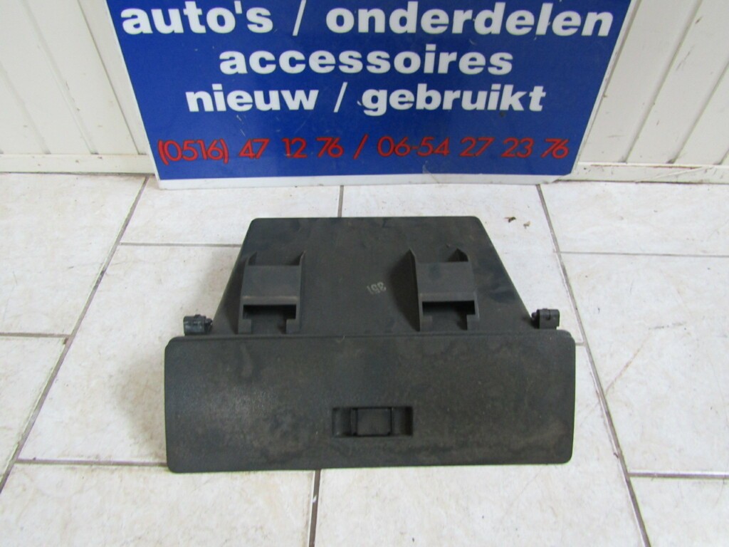 Afbeelding 2 van Dashboardkastje opbergvakje Opel Kadett D