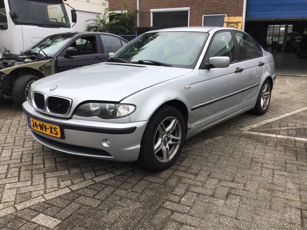 Afbeelding 1 van BMW 3-serie 316i Black&Silver II