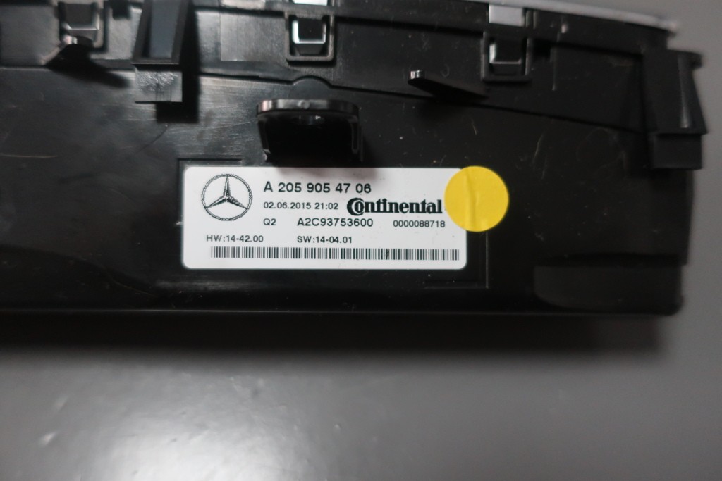 Afbeelding 2 van Kachelbedieningspaneel Mercedes C-klasse w205 a2059054706