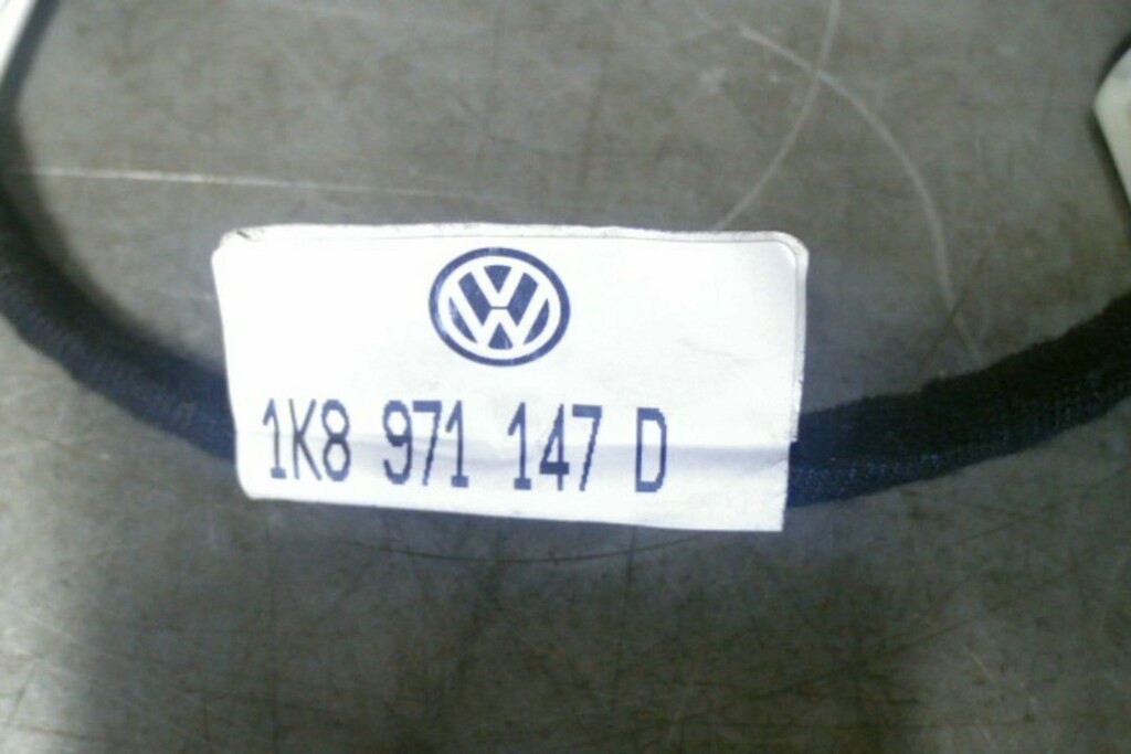 Afbeelding 2 van Kabelboom achterklep Rechts 1K8971147D VW Scirocco III