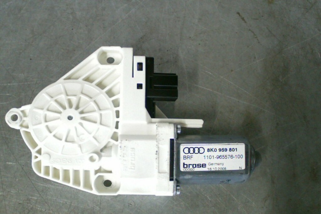 Afbeelding 2 van Raammotor LV ​​8K0959801​ ​​Audi A4 Avant B8 ('08-'16)​