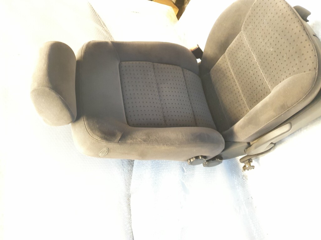 Afbeelding 2 van Autostoel Volkswagen Passat B5 1.8-5V  ('96-'00) rechtsvoor