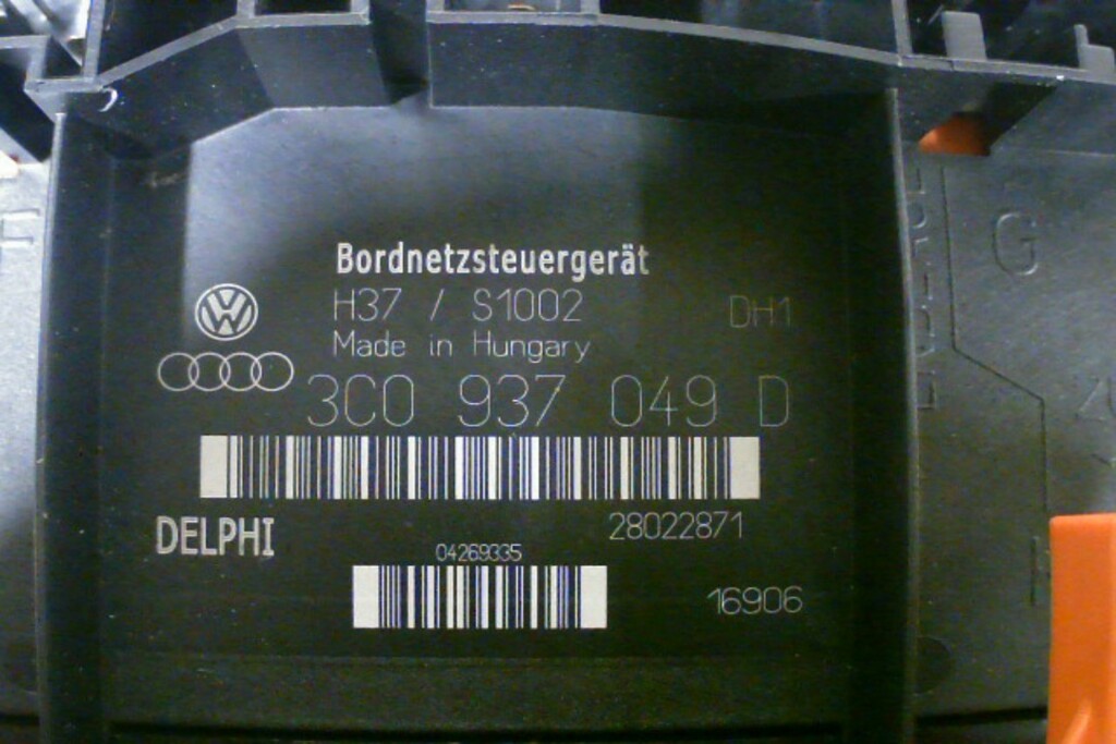 Afbeelding 2 van Boordcomputermodule 3C0937049D VW Golf V 1.4TSI ('03-'08)​