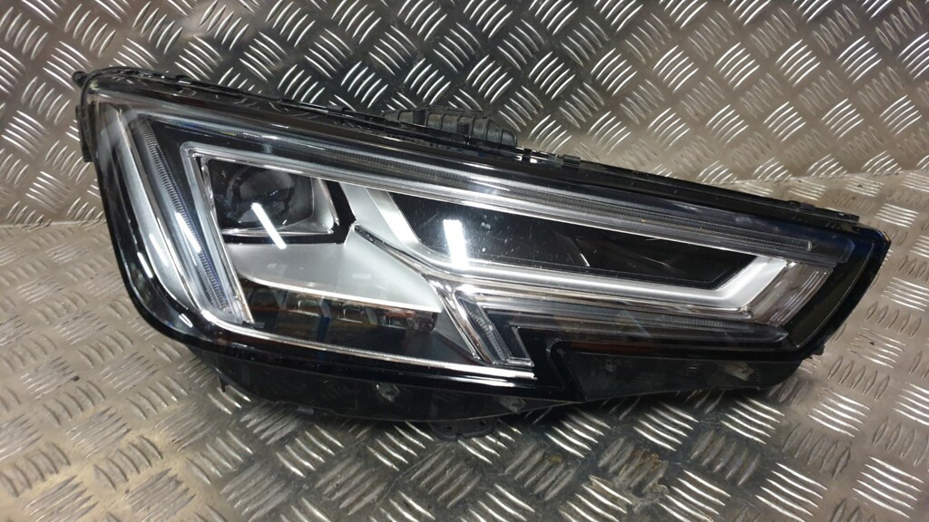 Afbeelding 1 van Audi A4 B9 LED Koplamp rechts 8W0941034