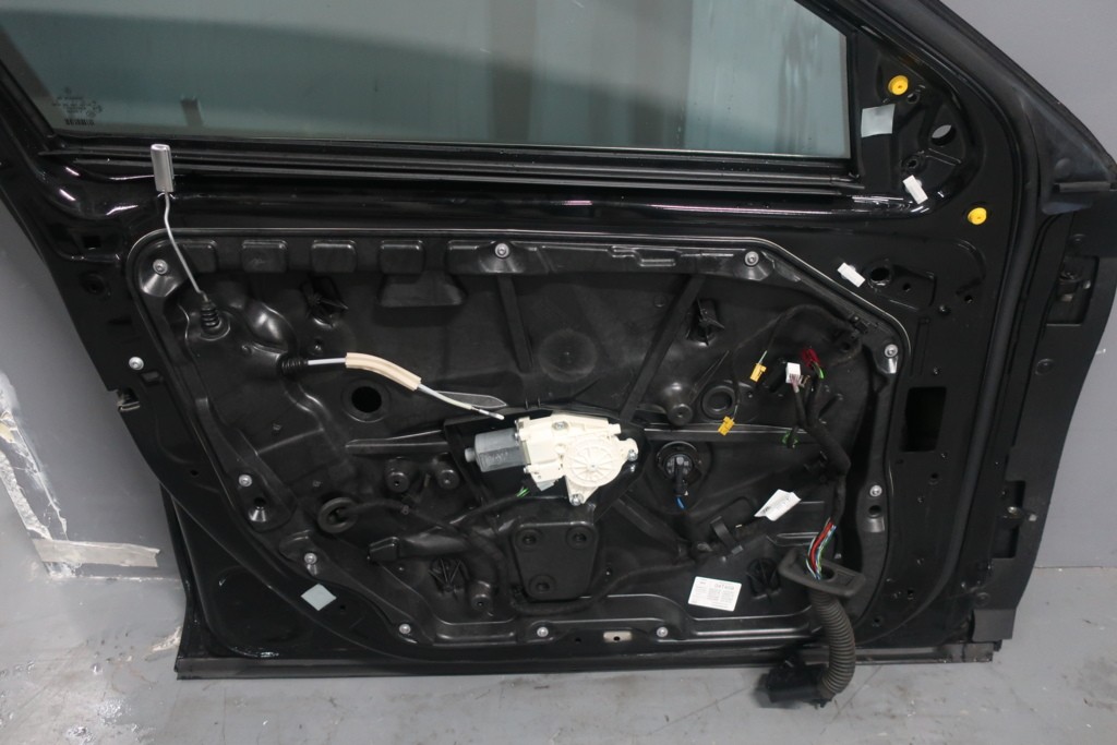 Afbeelding 1 van Raammechanisme linksvoor met motor Mercedes S-klasse W222