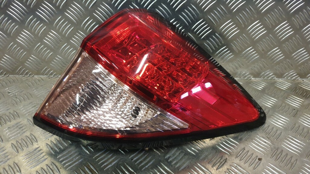 Afbeelding 1 van Honda HR-V LED Achterlicht rechts 22018085