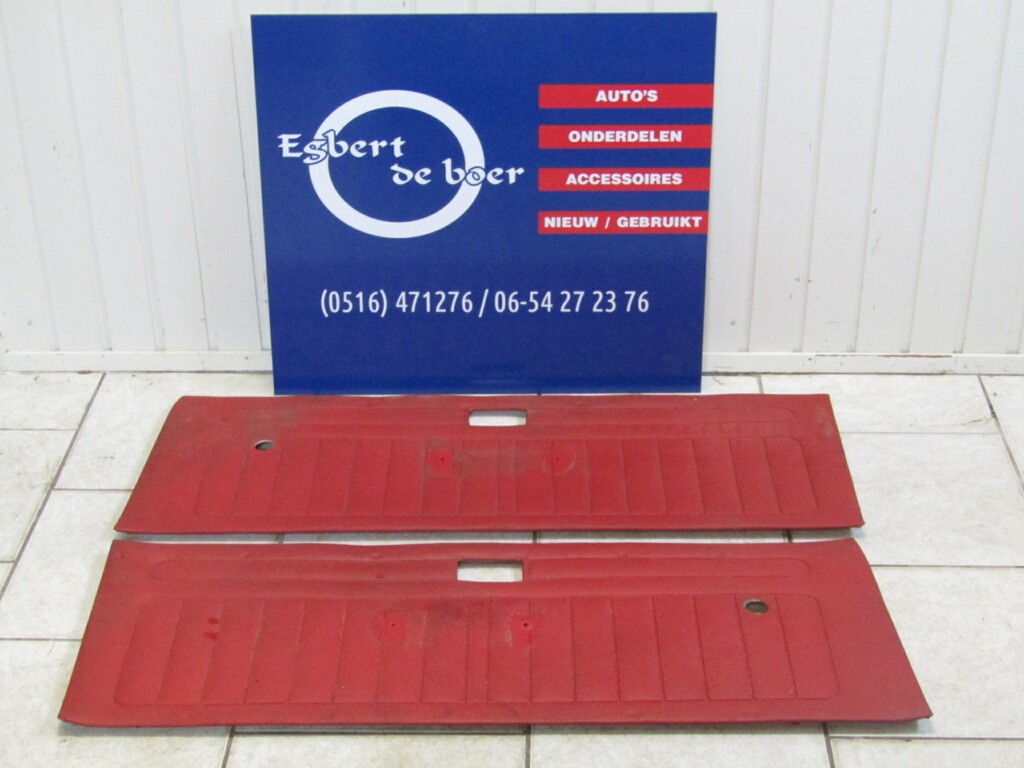 Afbeelding 1 van 2x rood Deurpaneel B Kadett 2 deurs bj '68 t/m '73